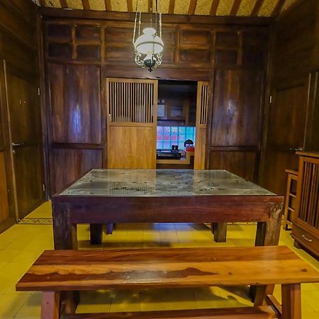 Rumah Stroberi Organic Farm & Family Lodge Лембанг Екстериор снимка