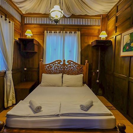 Rumah Stroberi Organic Farm & Family Lodge Лембанг Екстериор снимка