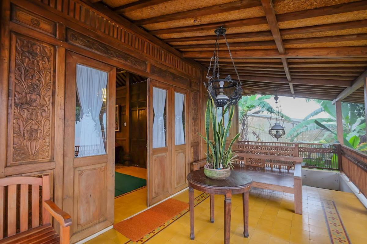 Rumah Stroberi Organic Farm & Family Lodge Лембанг Екстериор снимка
